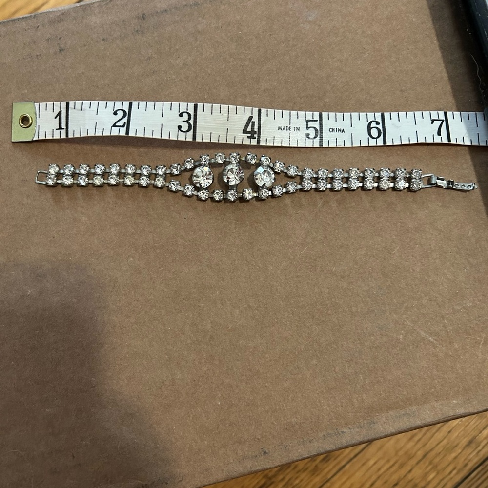 Antique Elegant Silver Rhinestone Bracelet